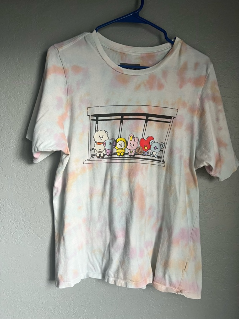 Hot Topic Bt21 Tye Dye Shirt Medium